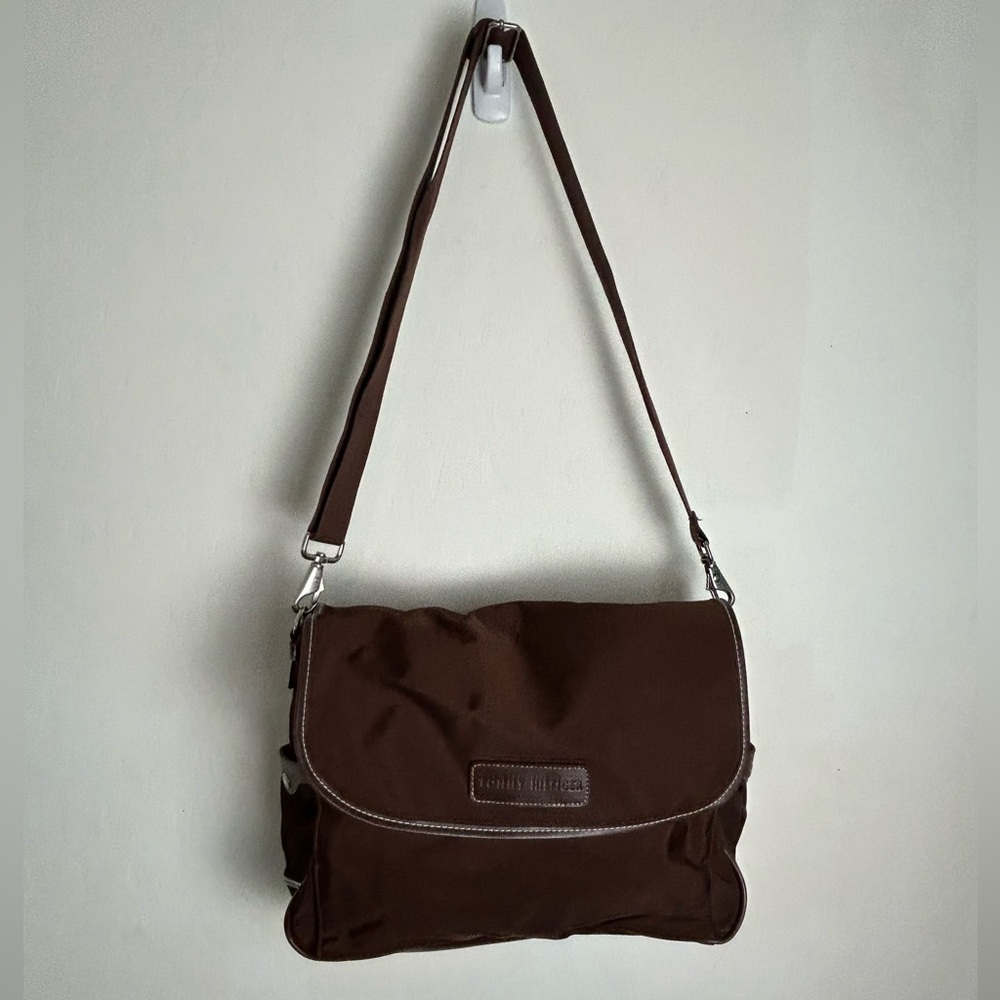 👜 Tommy Hilfiger Brown Messenger Bag – Stylish Everyday Carry classic chic